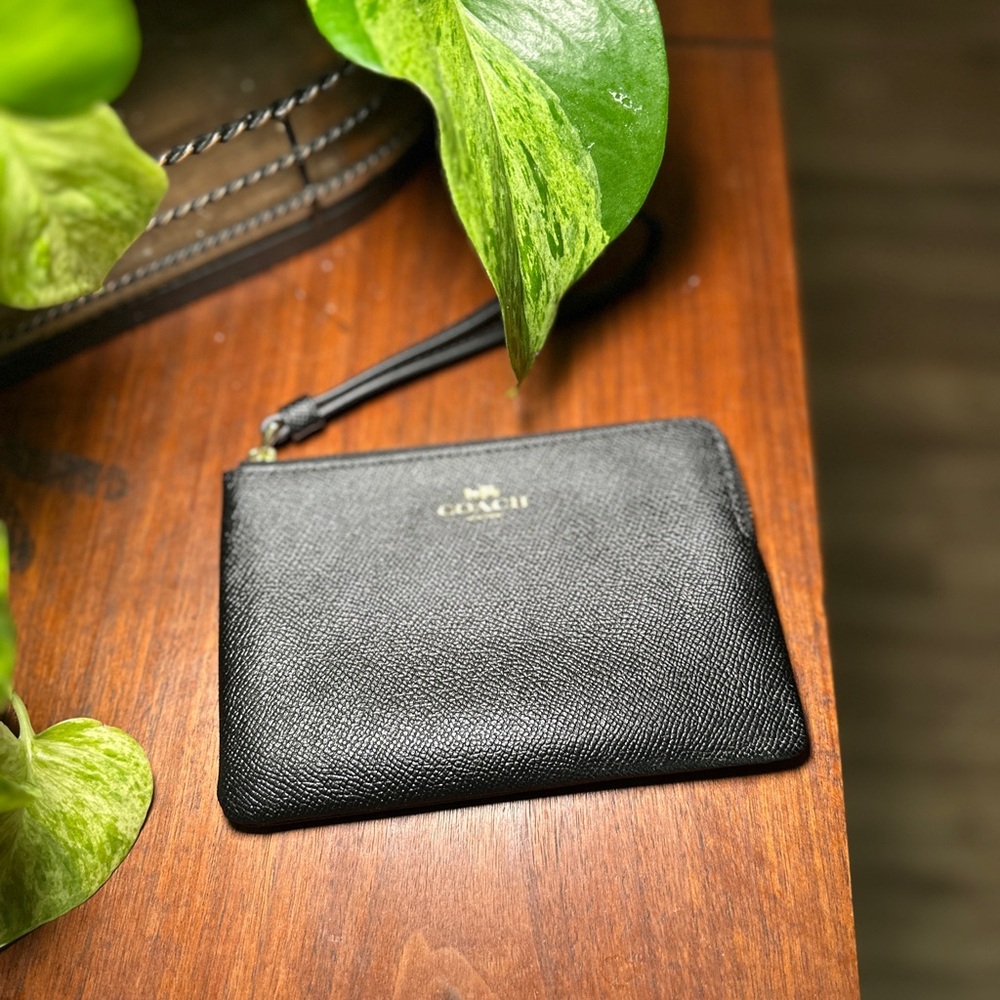 Coach - Large Corner Zip Wristlet with Pebbled Leather